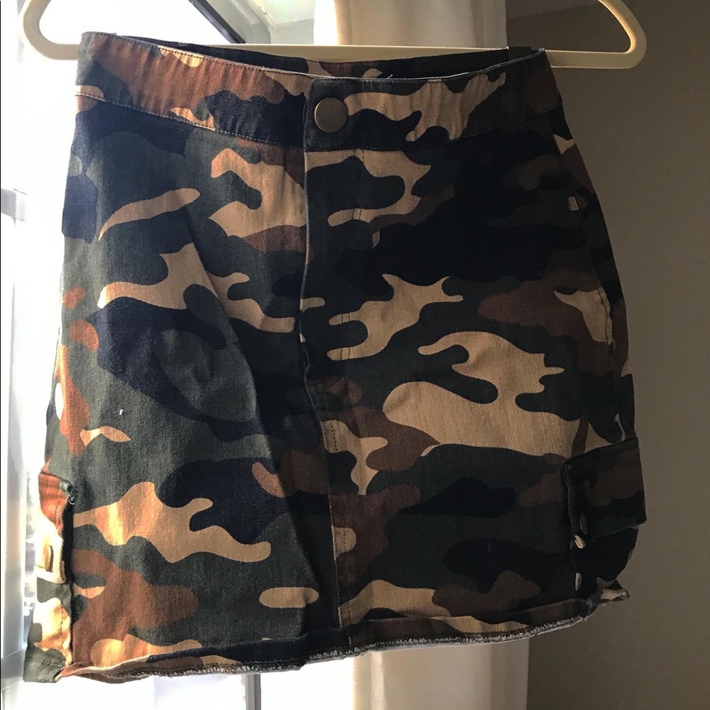Army print skirt